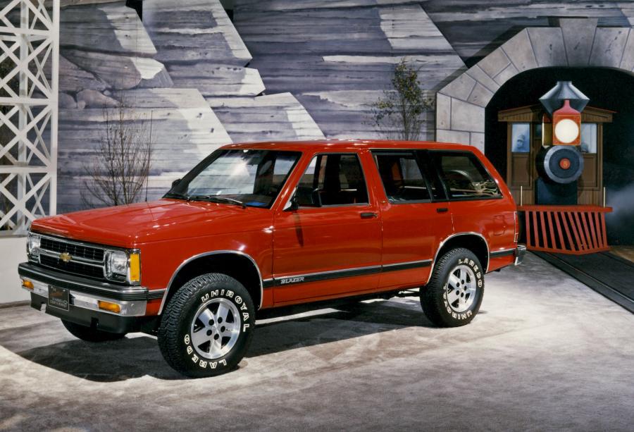  Chevrolet S-10 Blazer 5-Door 1990 года  (фото 4 из 11)